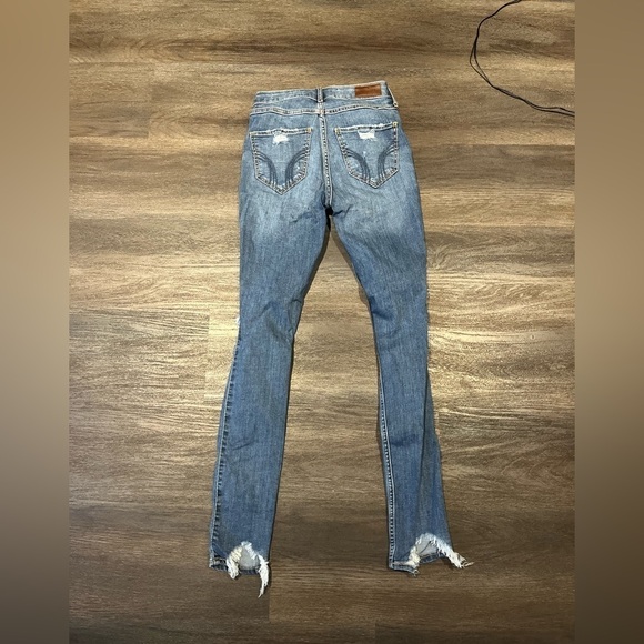 Hollister high rise jeans - Picture 2 of 7